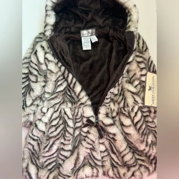 New! Gorgeous American Widgeon Girls' Zip Front Hooded Faux Fur Coat. Size 4